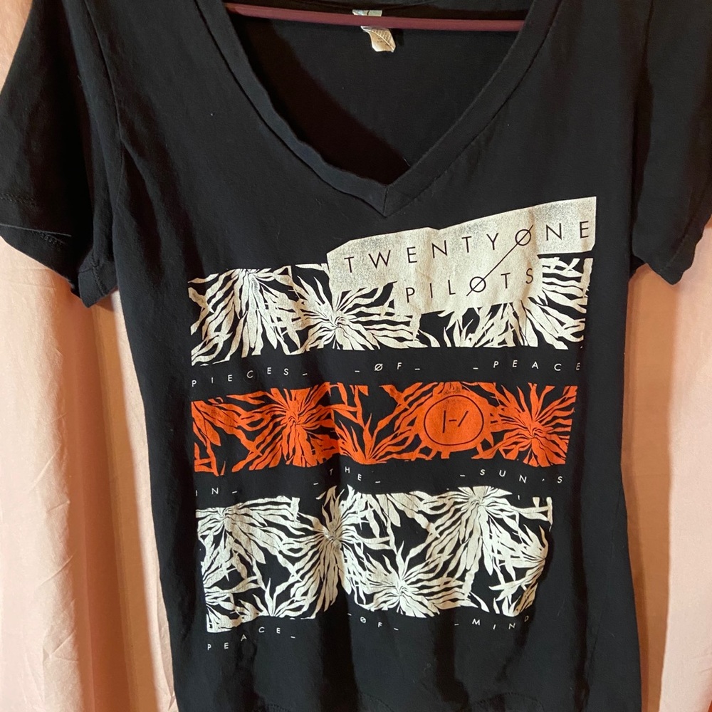 Twenty one pilots t shirt